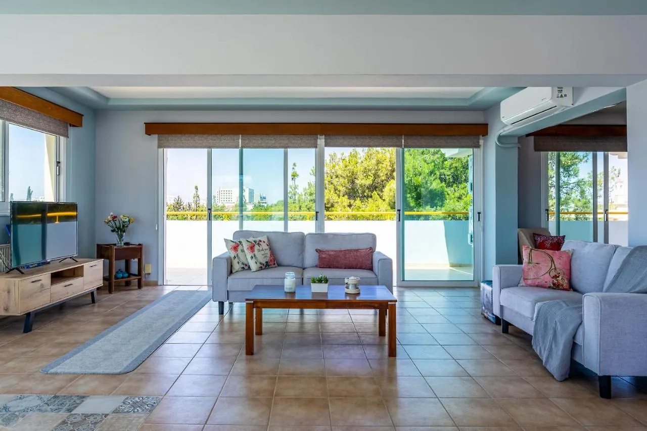 Apartment Melograno 3-Br Apt W/ Terrace In Larnaca