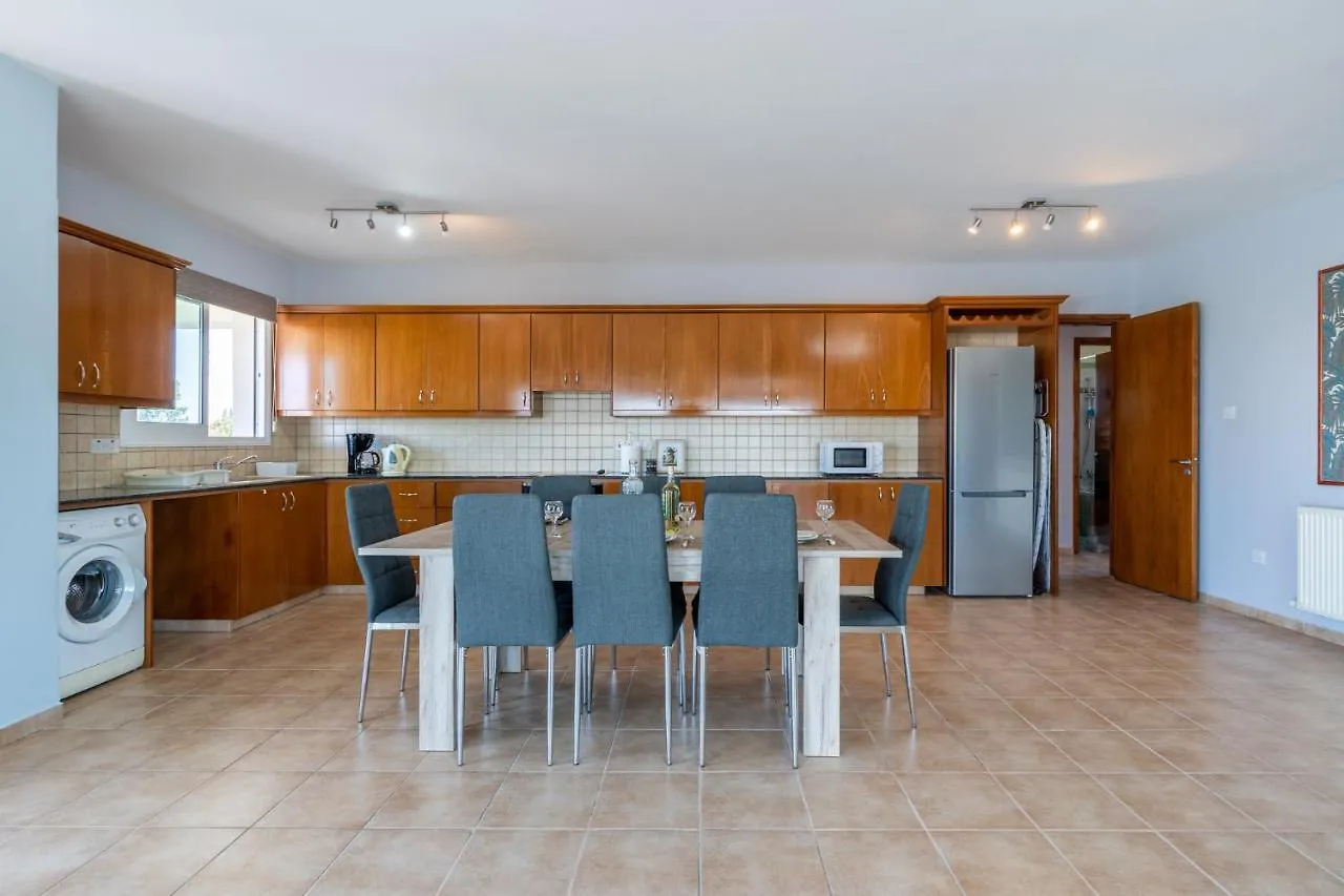 Melograno 3-Br Apt W/ Terrace In Larnaca