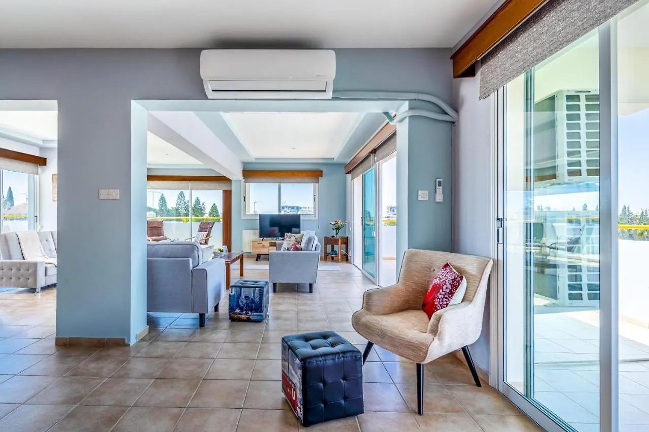 Apartment Melograno 3-Br Apt W/ Terrace In Larnaca