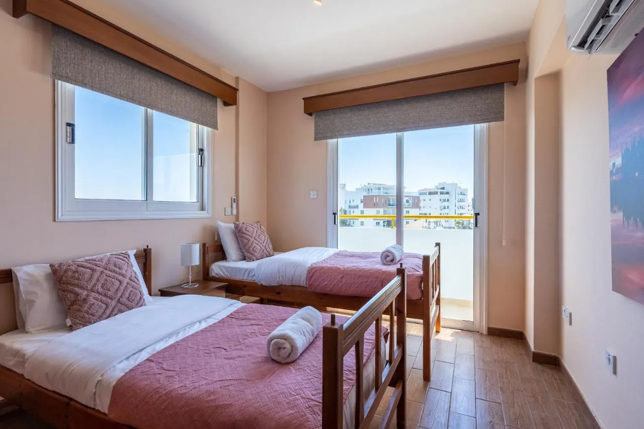 Melograno 3-Br Apt W/ Terrace In Larnaca Apartment